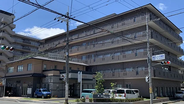 東京都中央区日本橋小伝馬町で雨漏りにお困りの方へ！信頼できるおすすめ業者をご紹介。口コミと評判。防水工事の費用相場